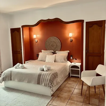 Πανσιόν La Desirade D Hotes Et Table Gourmande 3*